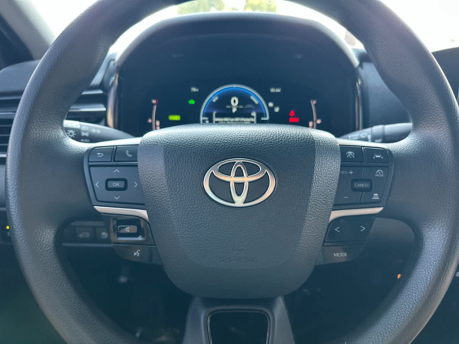 Used 2025 Toyota Camry LE FWD image 23
