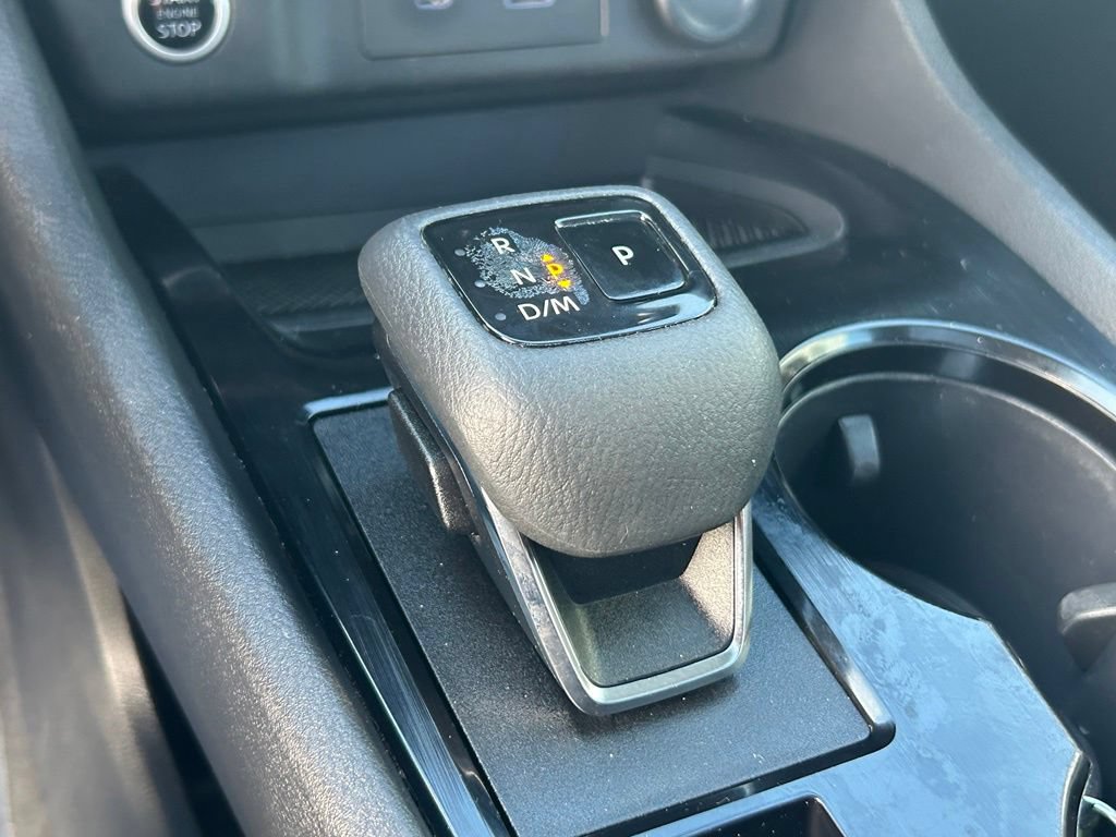 Used 2022 Nissan Rogue SV w/ SV Premium Package FWD image 15