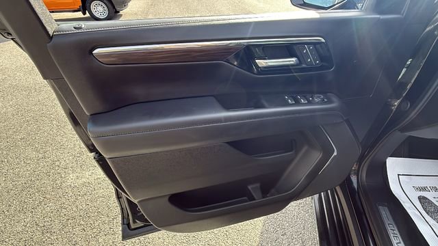 Used 2025 Chevrolet Tahoe LT image 13