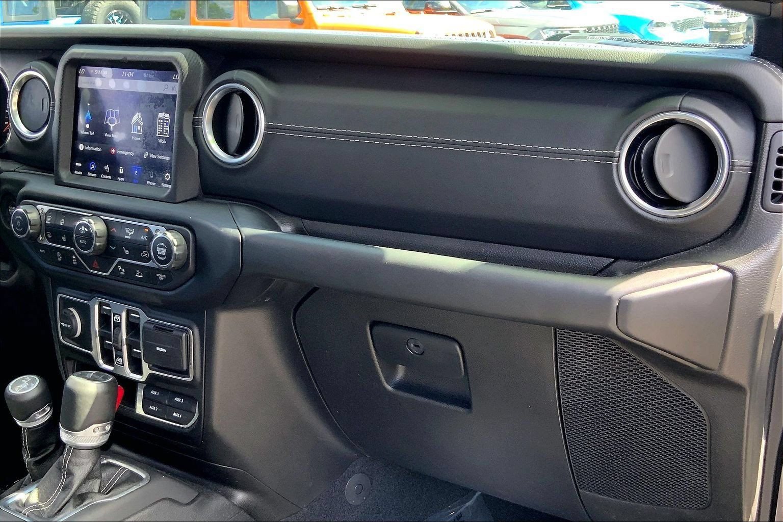 Used 2020 Jeep Gladiator Overland w/ Dual Top Group AWD/4WD image 18