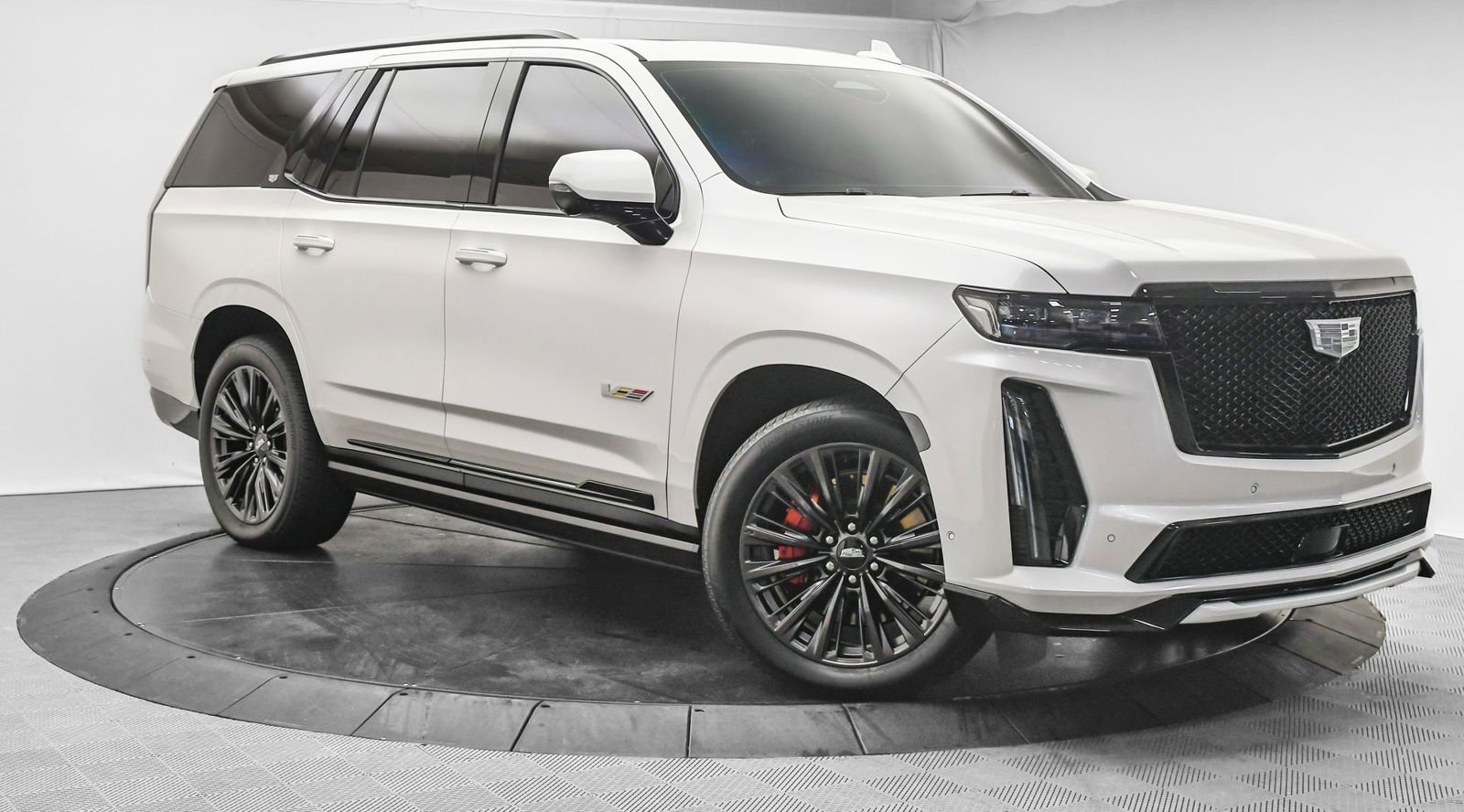 Used 2023 Cadillac Escalade V w/ LPO, ONYX Package