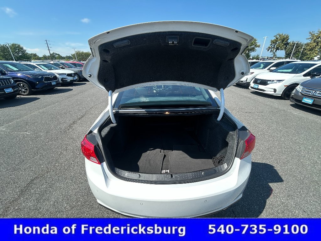 Used 2018 Chevrolet Impala Premier w/ Premier Convenience Package FWD image 12