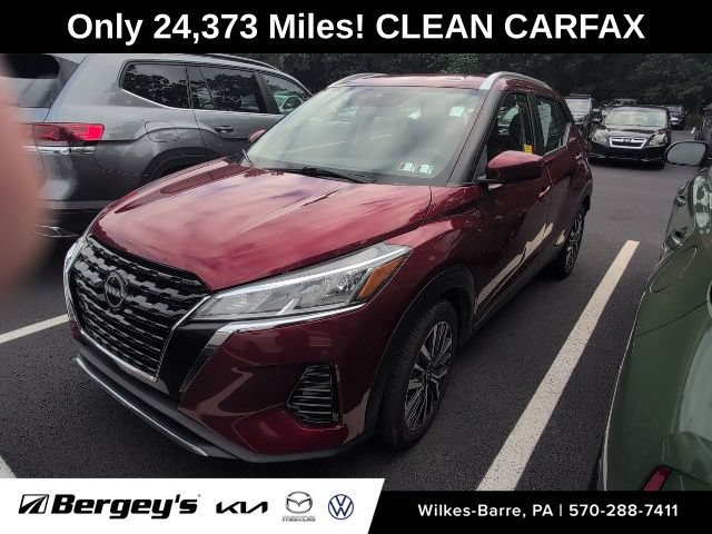 Used 2023 Nissan Kicks SV FWD image 1