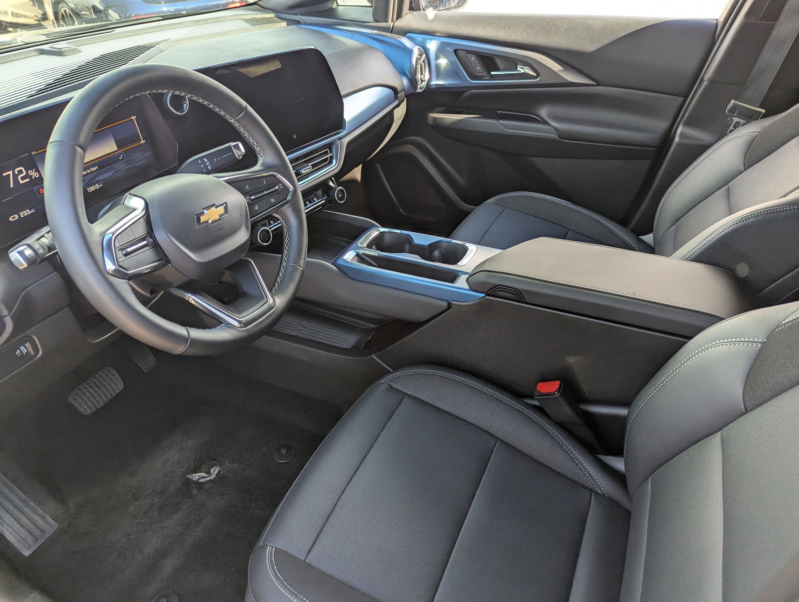 Certified 2025 Chevrolet Equinox EV LT w/ Convenience Package image 23