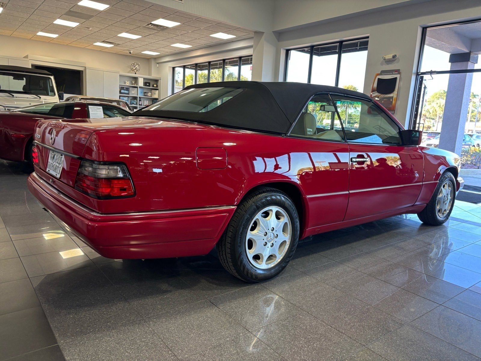 Used 1995 Mercedes-Benz E 320 Convertible image 16