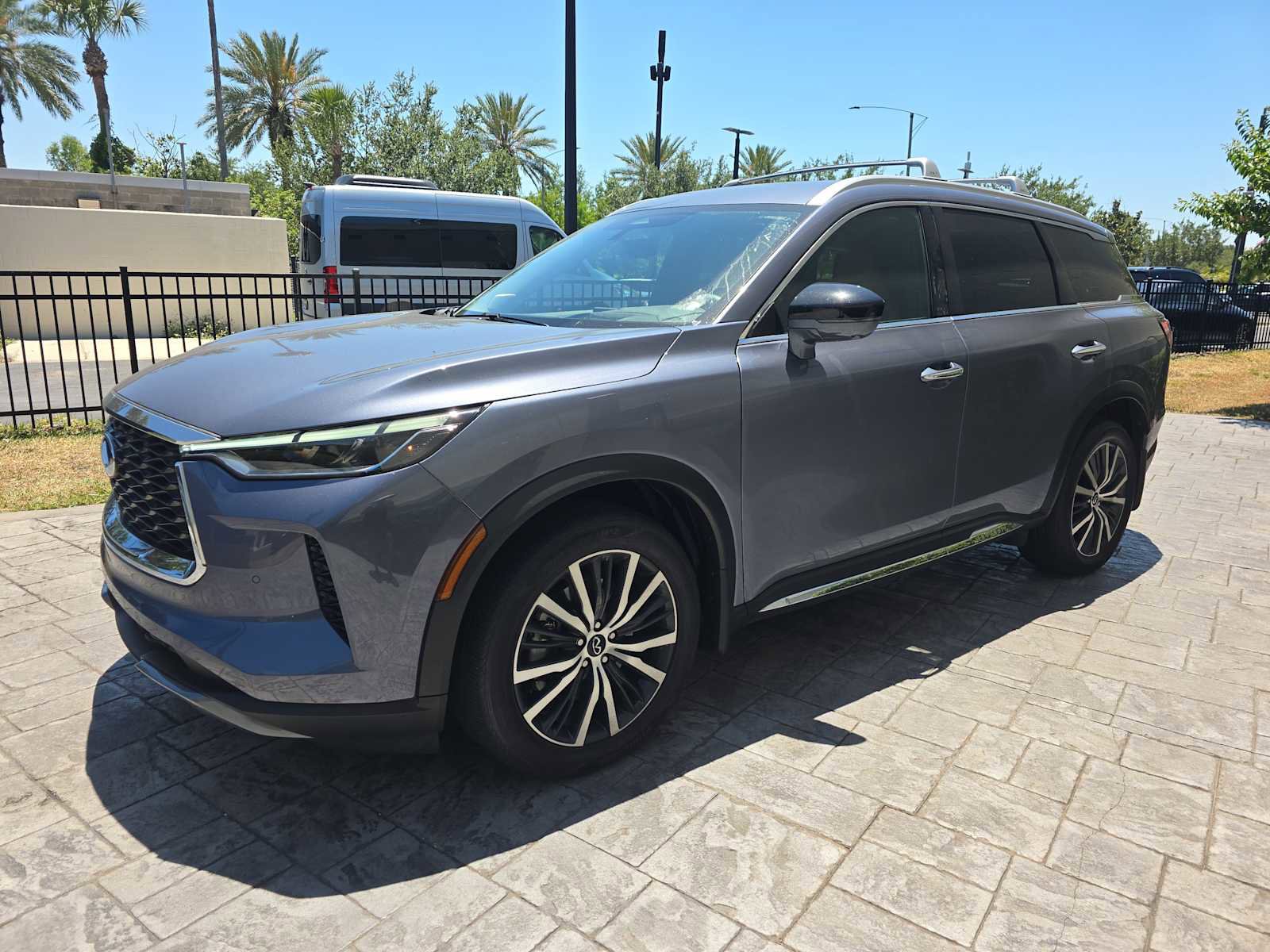 Certified 2025 INFINITI QX60 Sensory w/ Vision Package AWD/4WD image 9