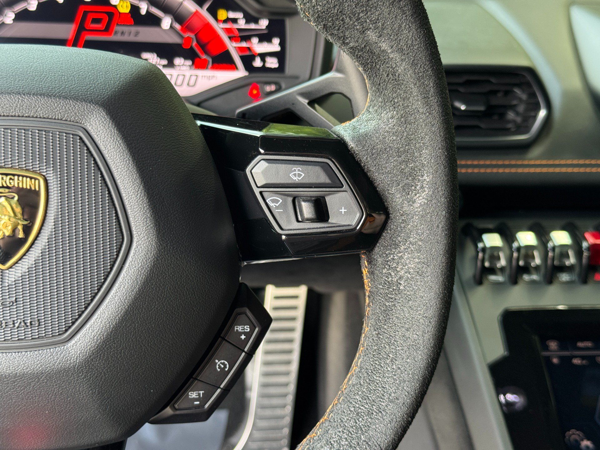Used 2020 Lamborghini Huracan EVO AWD/4WD image 38