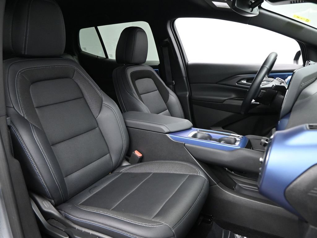 Used 2025 Chevrolet Equinox EV LT w/ Convenience Package image 12