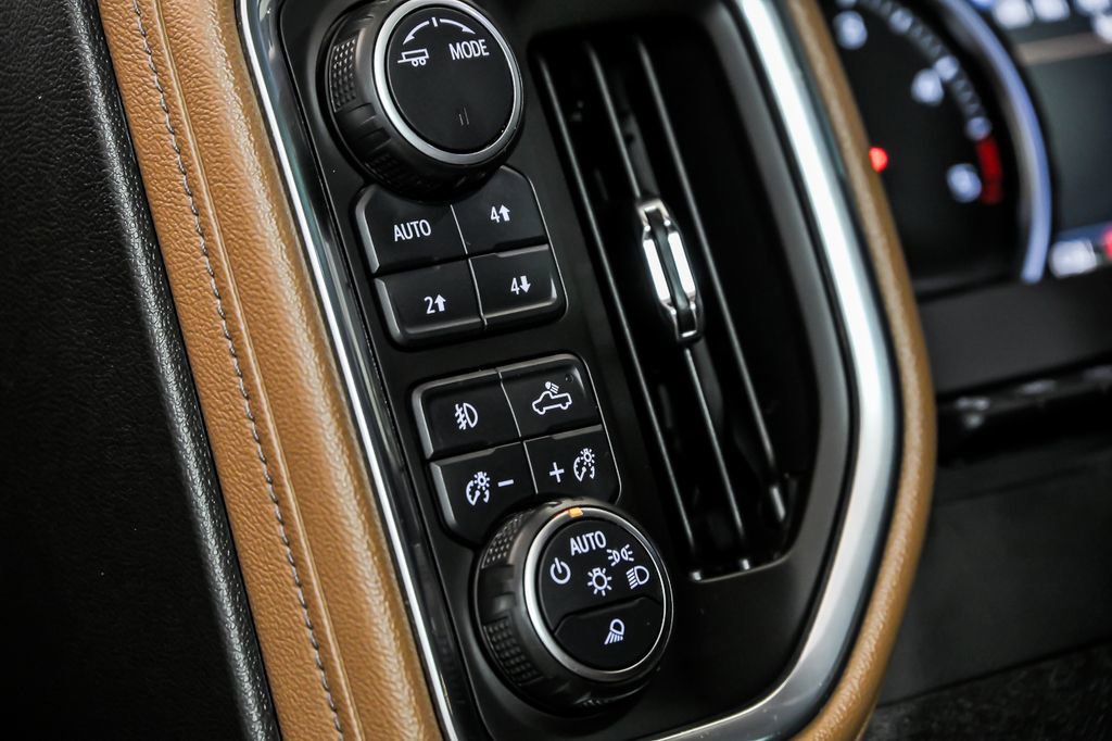 Used 2023 Chevrolet Silverado 3500 High Country image 18