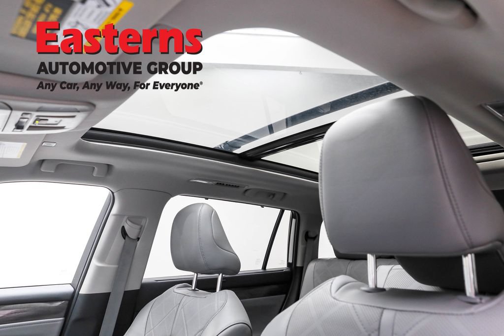Used 2024 Toyota Highlander Platinum AWD/4WD image 40