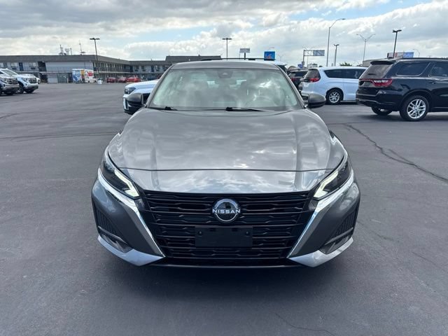 Used 2025 Nissan Altima 2.5 SV FWD image 8