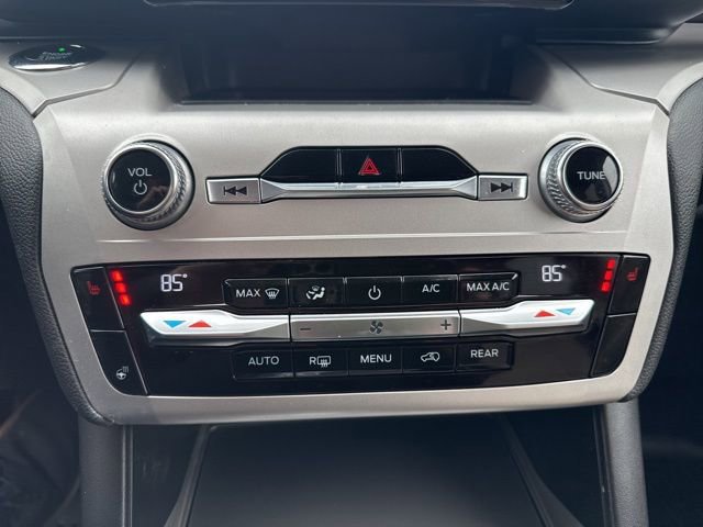 Used 2020 Ford Explorer XLT w/ Comfort Package image 7