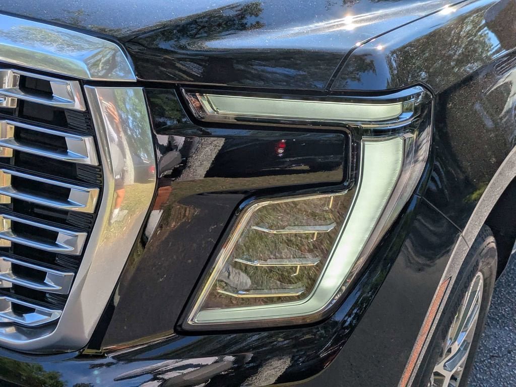 New 2026 GMC Yukon Denali w/ Denali Reserve Package AWD/4WD image 10