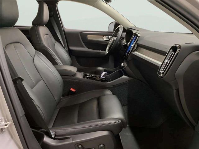 Used 2025 Volvo XC40 B5 Plus image 83
