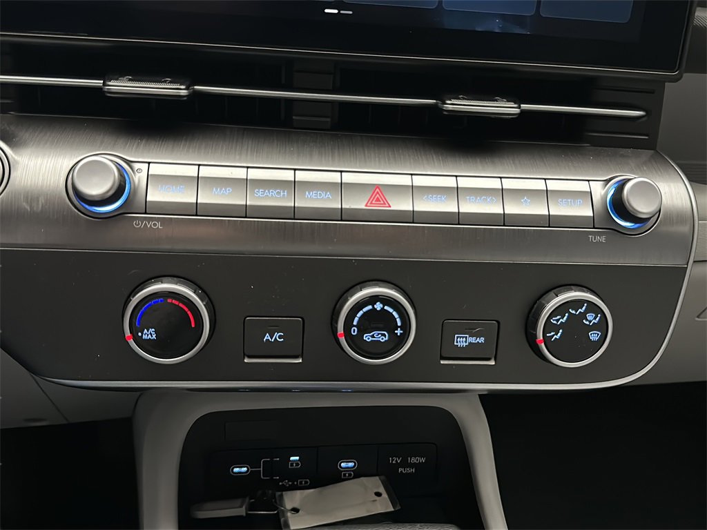 Certified 2025 Hyundai Kona SE image 25