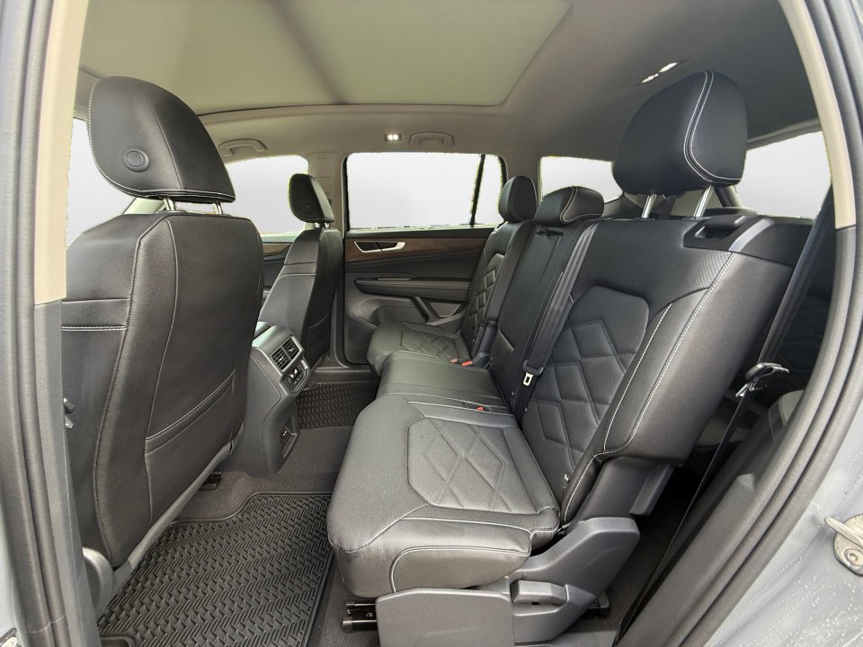 New 2026 Volkswagen Atlas SE image 13