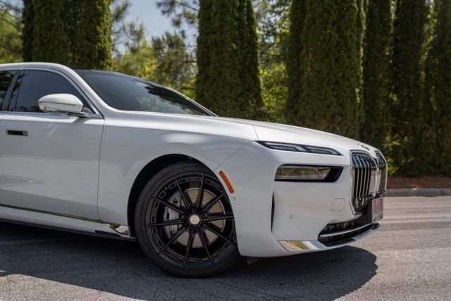 Used 2024 BMW i7 eDrive50 image 7