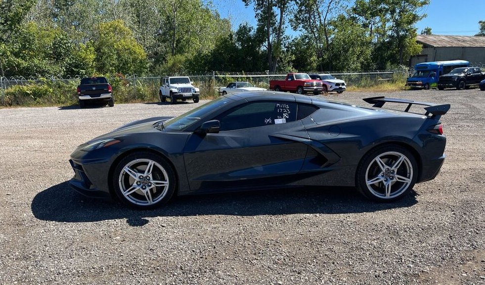 Used 2020 Chevrolet Corvette Stingray Preferred Cpe w/ 2LT Preferred Equipment Group RWD image 2