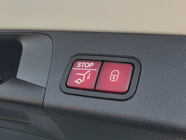 Used 2023 Mercedes-Benz GLB 250 4MATIC image 31