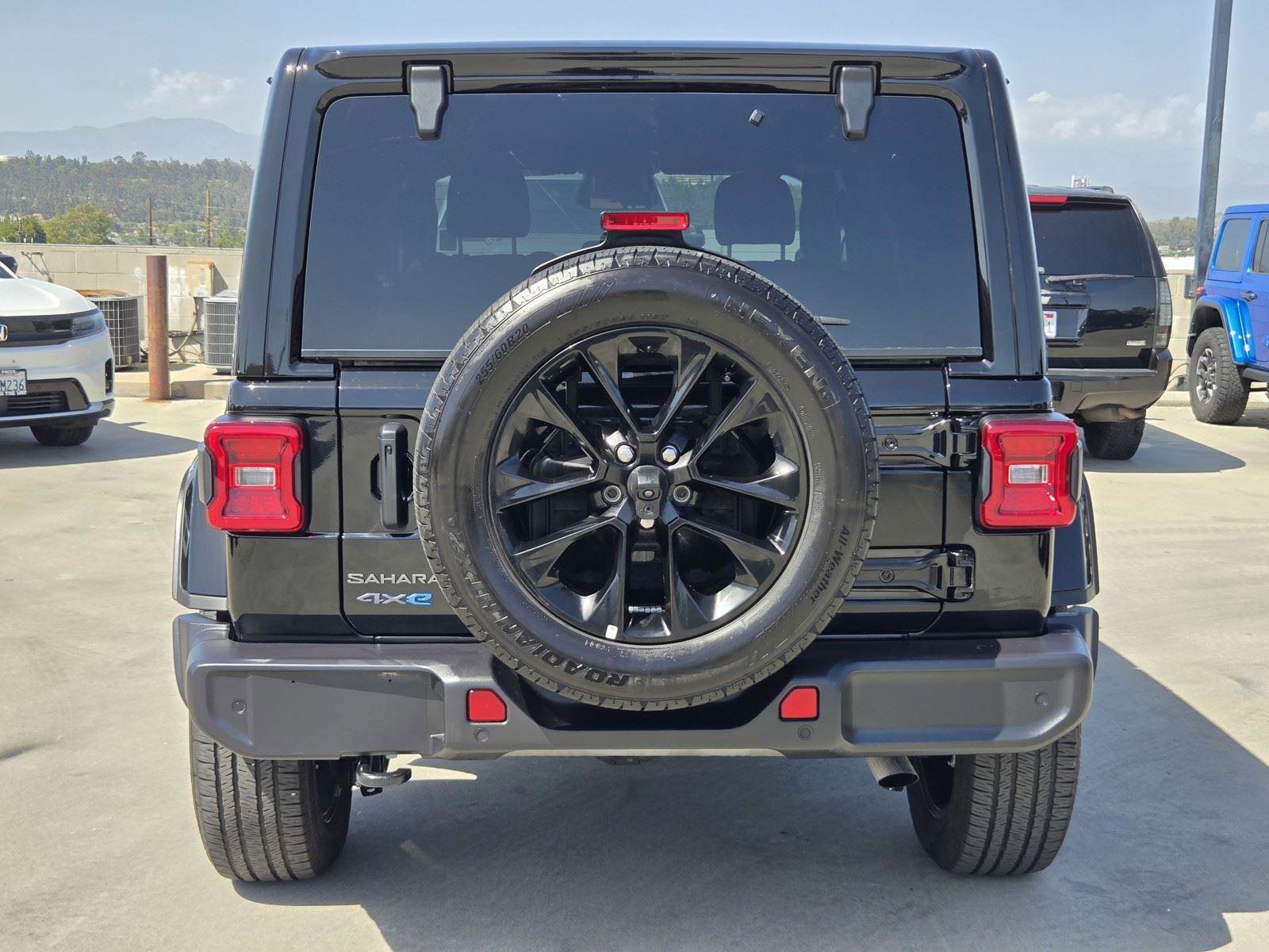Certified 2025 Jeep Wrangler Sahara w/ Safety Group image 7