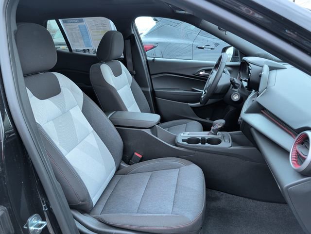 Certified 2024 Chevrolet Trax RS w/ Sunroof Package image 30