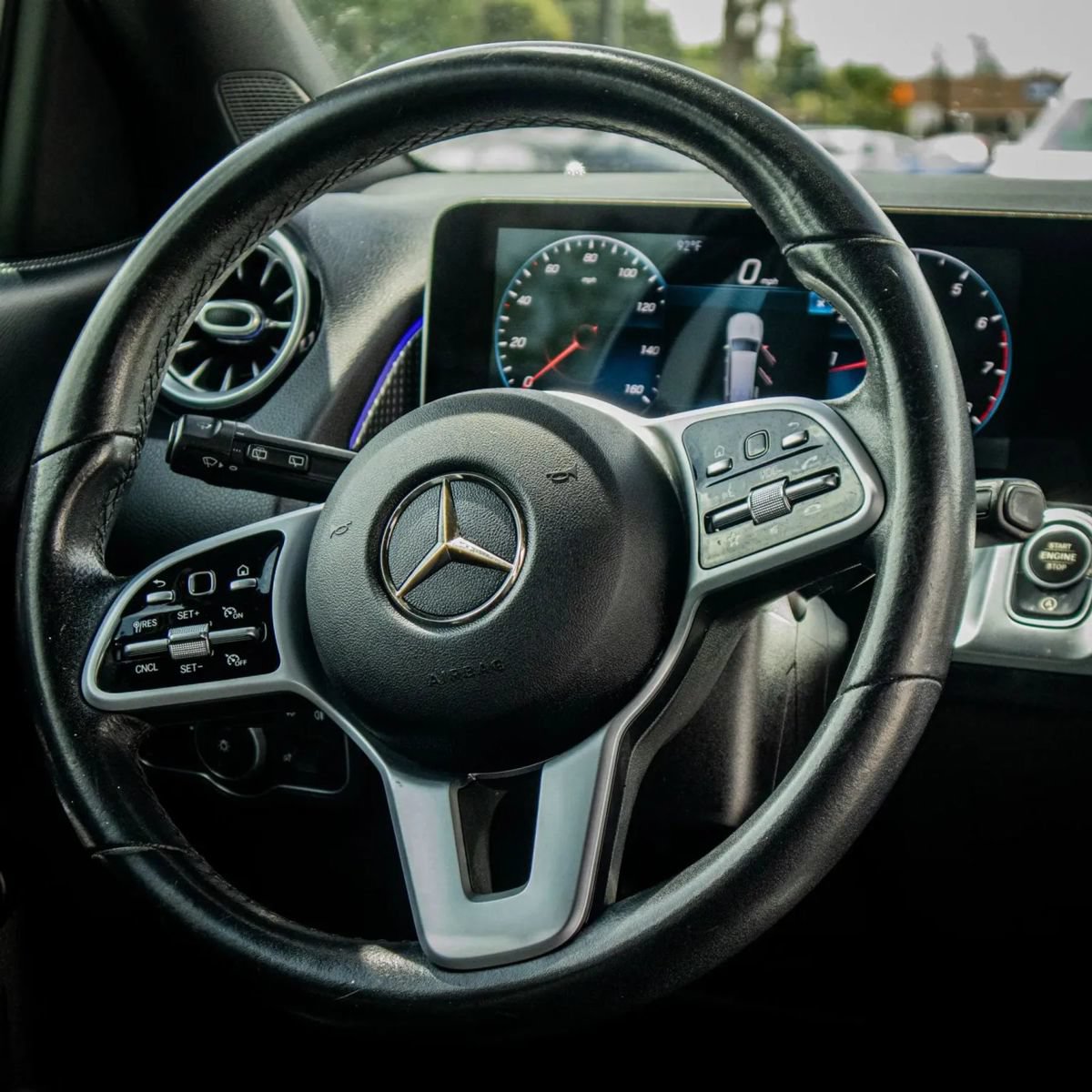 Used 2020 Mercedes-Benz GLB 250 w/ Premium Package image 27