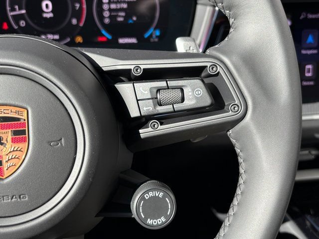 Certified 2026 Porsche Cayenne AWD/4WD image 16