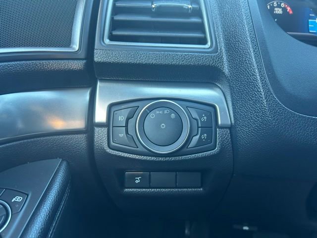 Used 2019 Ford Explorer XLT w/ Equipment Group 202A AWD/4WD image 27