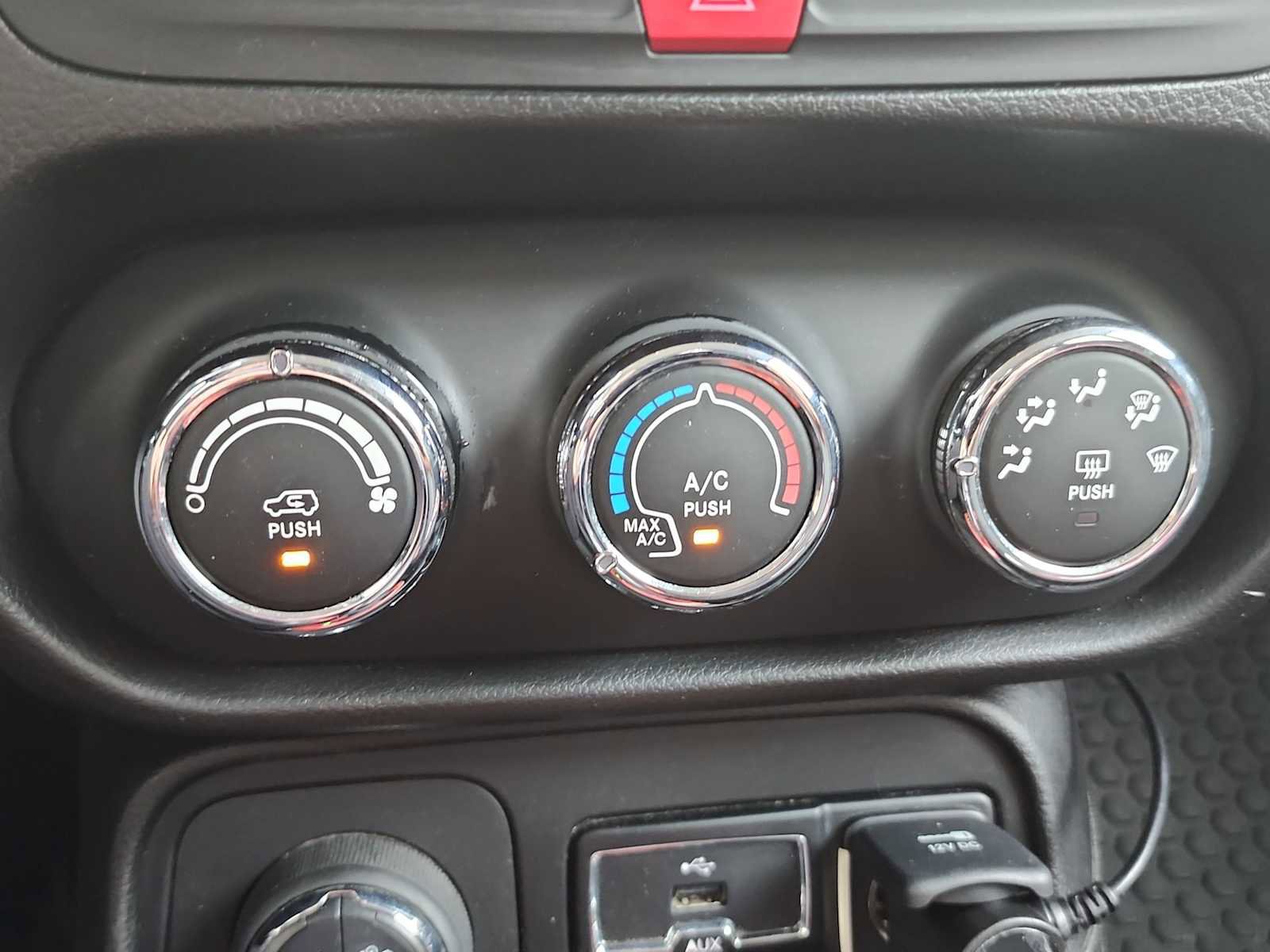 Used 2017 Jeep Renegade Trailhawk image 20