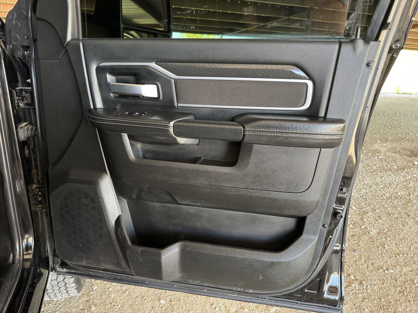 Used 2025 RAM 3500 Big Horn image 36