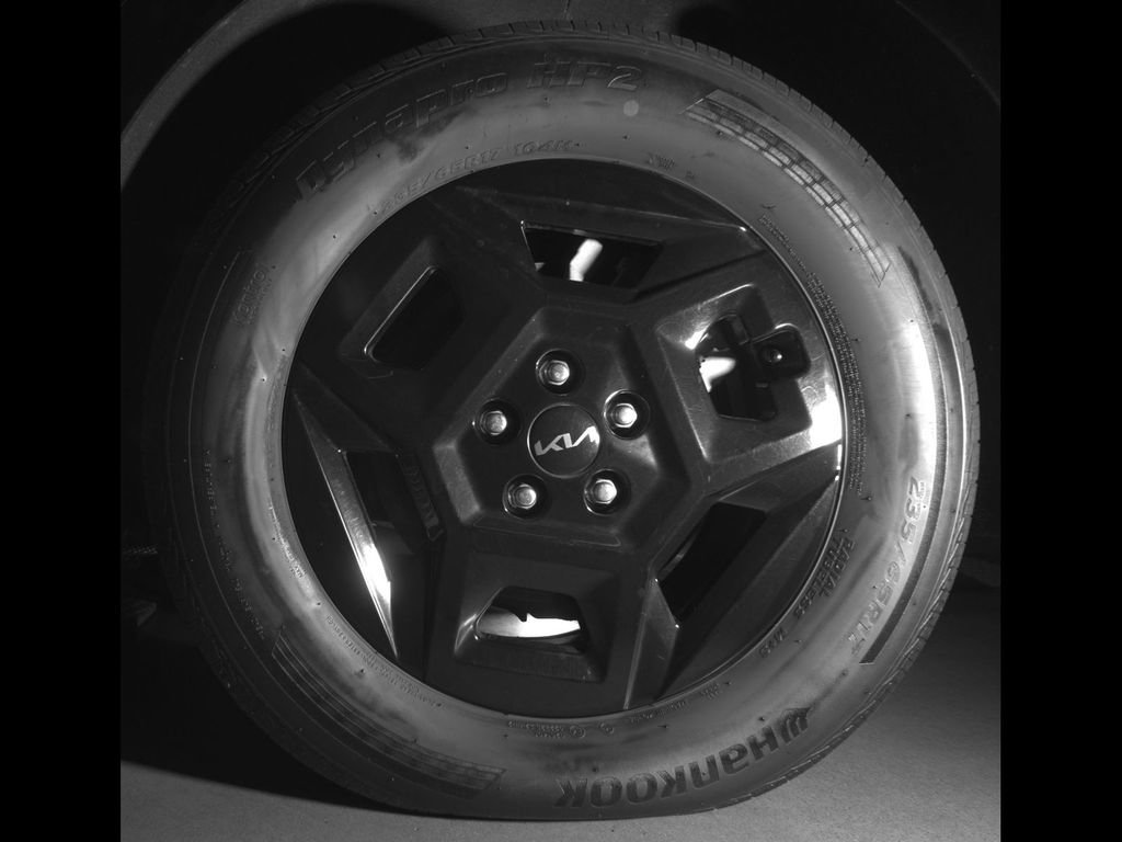 Certified 2025 Kia Carnival FWD image 14