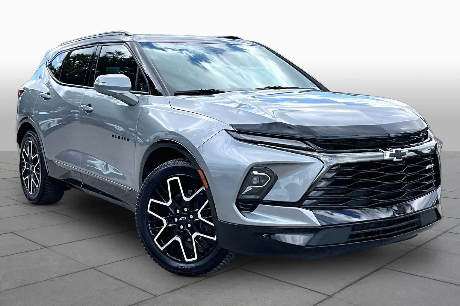 Used 2023 Chevrolet Blazer RS w/ Enhanced Convenience Package FWD image 4