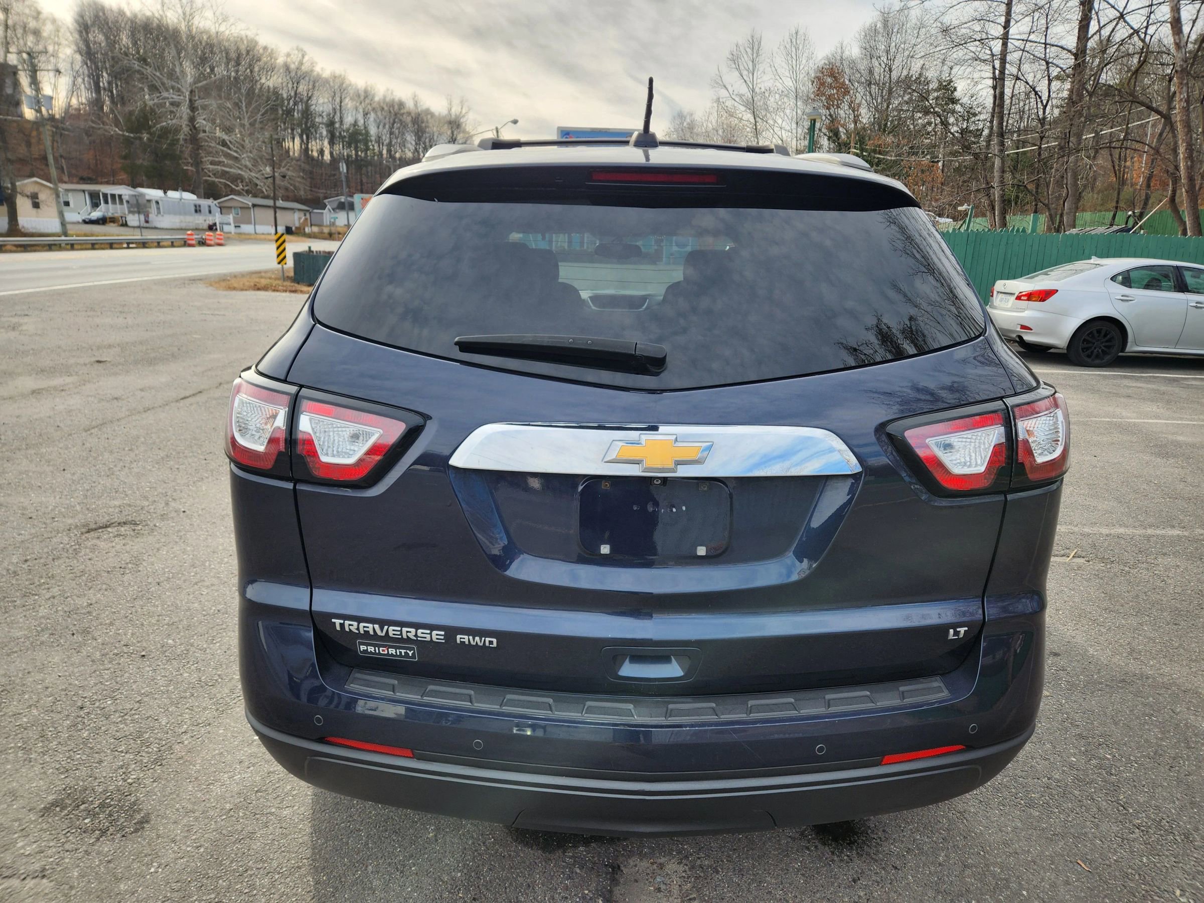 Used 2017 Chevrolet Traverse LT w/ Style and Technology Package image 9
