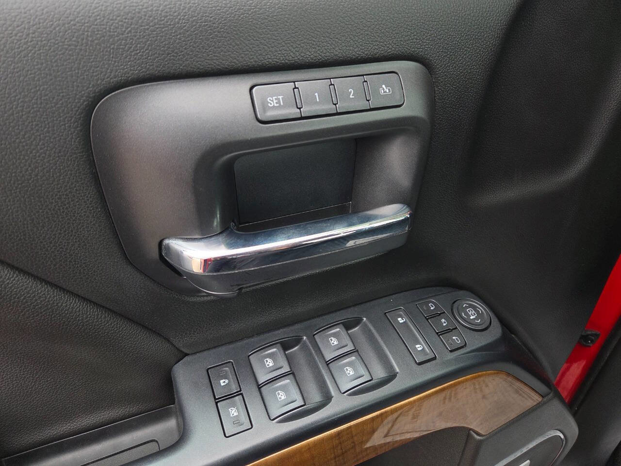 Used 2018 Chevrolet Silverado 1500 LTZ w/ Sport Package image 30