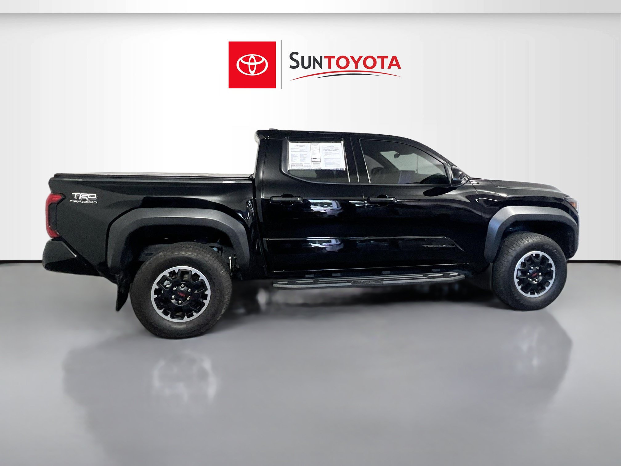 Used 2025 Toyota Tacoma TRD Off-Road AWD/4WD image 2