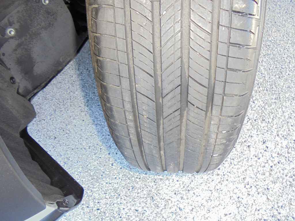 Used 2023 Toyota RAV4 XLE w/ Convenience Package image 5