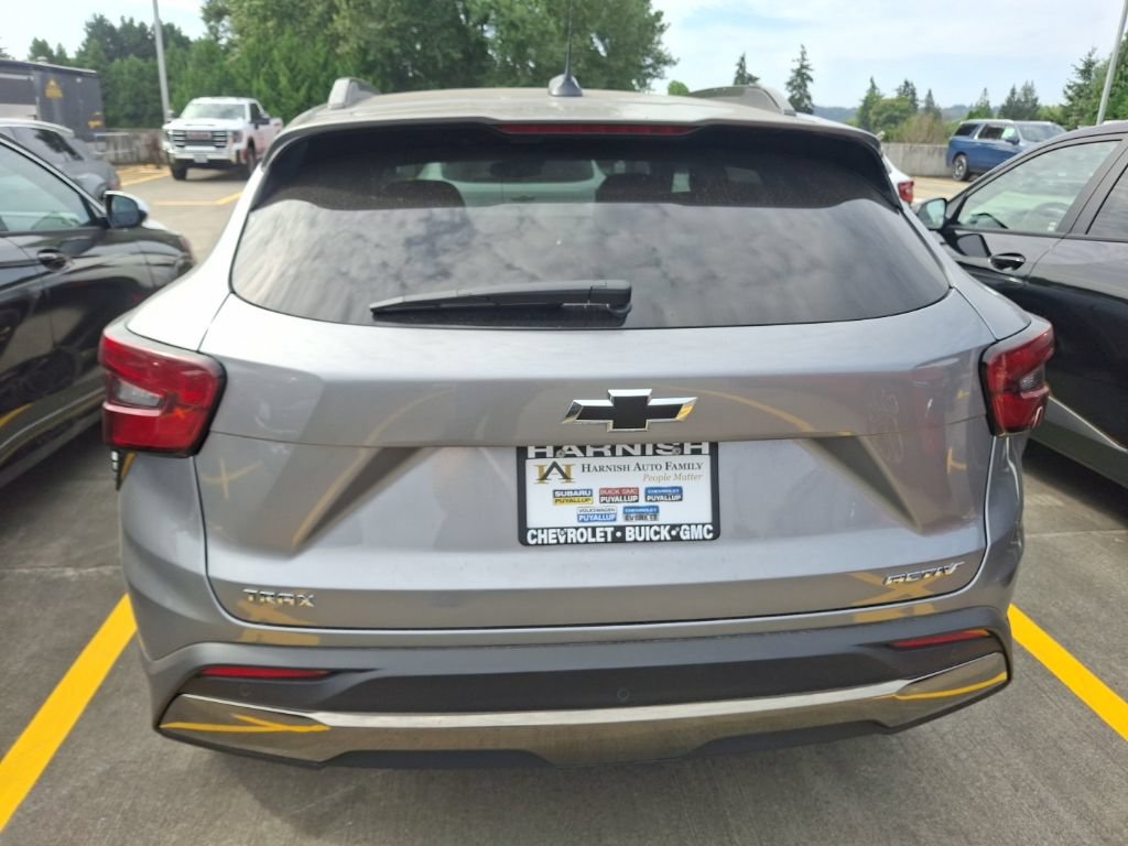 Used 2026 Chevrolet Trax ACTIV w/ Sunroof Package FWD image 7