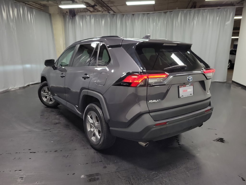 Used 2022 Toyota RAV4 LE AWD/4WD image 6