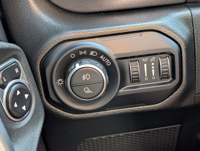 Used 2022 Jeep Gladiator Mojave w/ LED Lighting Group AWD/4WD image 29