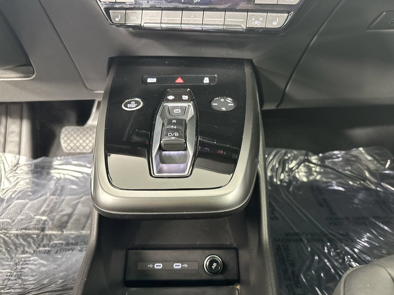 Used 2023 Audi Q4 e-tron Premium Plus w/ Premium Plus AWD/4WD image 9