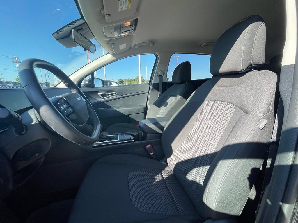 New 2026 Kia Sportage LX FWD image 19