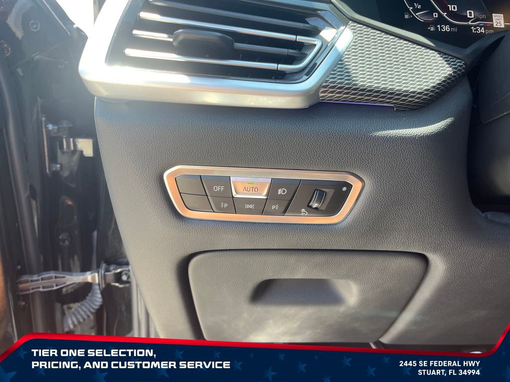 Used 2022 BMW X5 M50i w/ Parking Assistance Package AWD/4WD image 25
