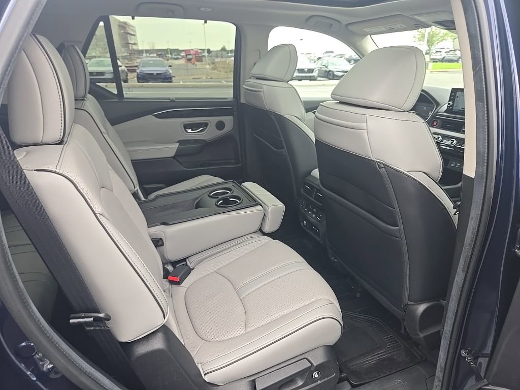 Used 2024 Honda Pilot Elite image 32