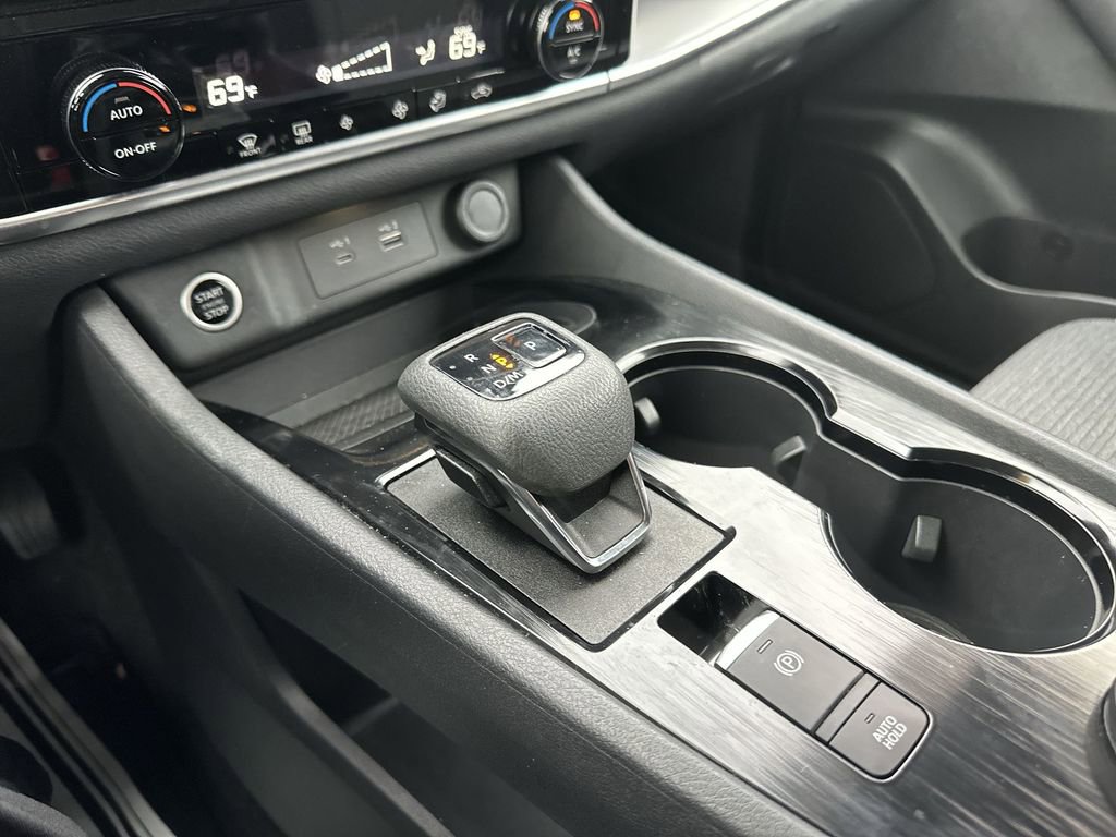 Used 2022 Nissan Rogue SV image 19