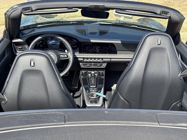 Used 2022 Porsche 911 Carrera image 7