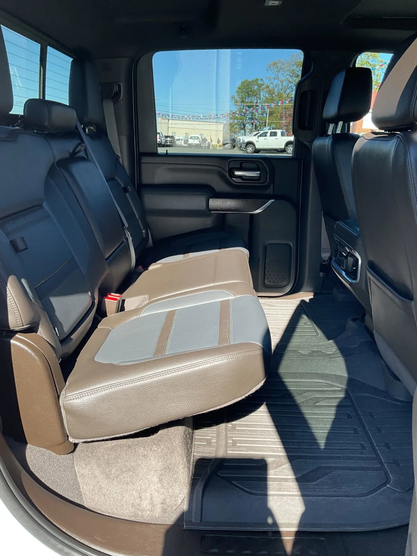 Used 2022 GMC Sierra 3500 Denali w/ Denali Ultimate Package image 47