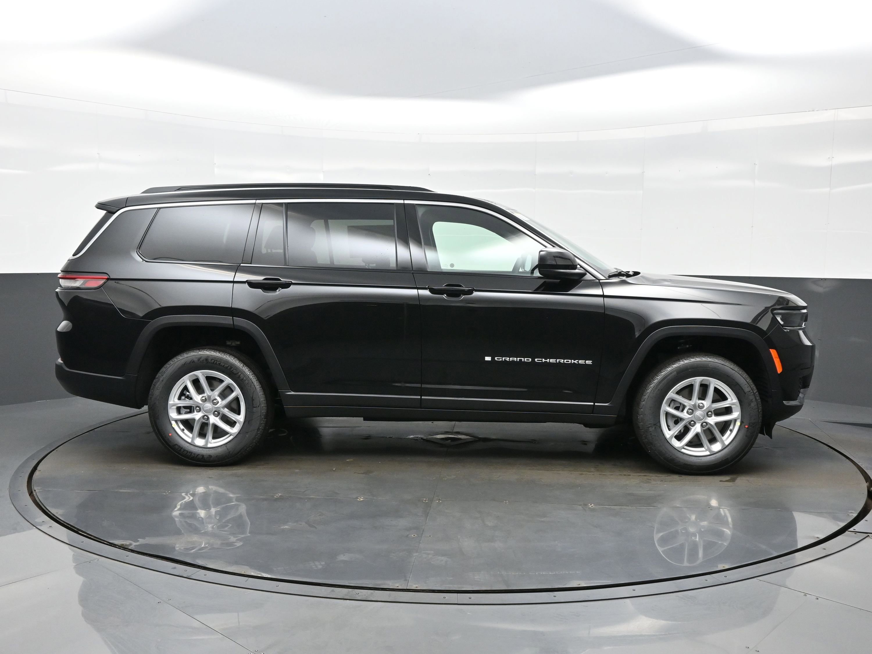 New 2026 Jeep Grand Cherokee L 4WD image 7