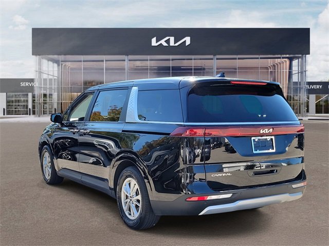 Certified 2024 Kia Carnival LX image 4