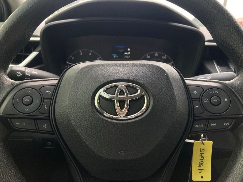 Used 2025 Toyota Corolla LE FWD image 15