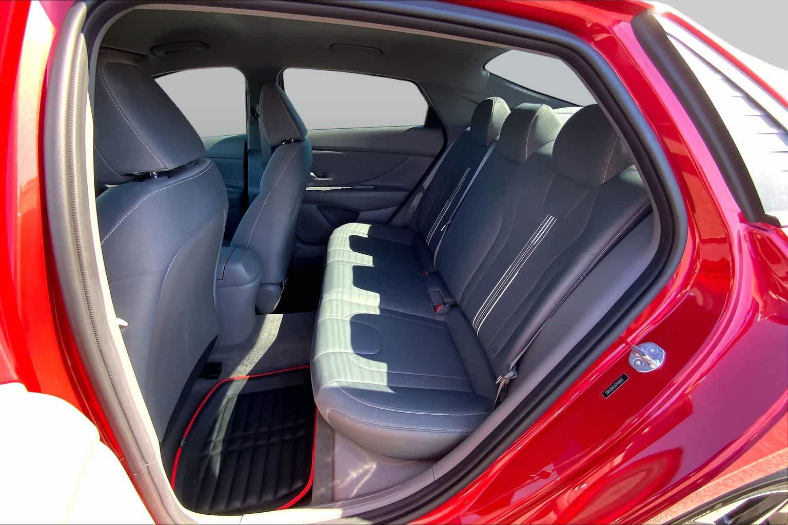 Used 2023 Hyundai Elantra SEL w/ Convenience Package FWD image 19